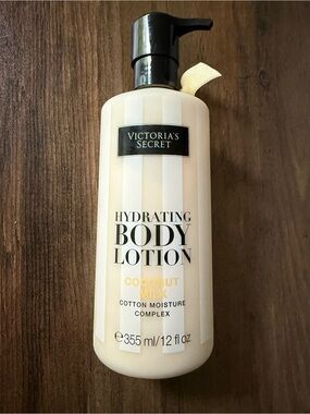 Victoria's Secret Hydrating Body Lotion Coconut Milk NEW